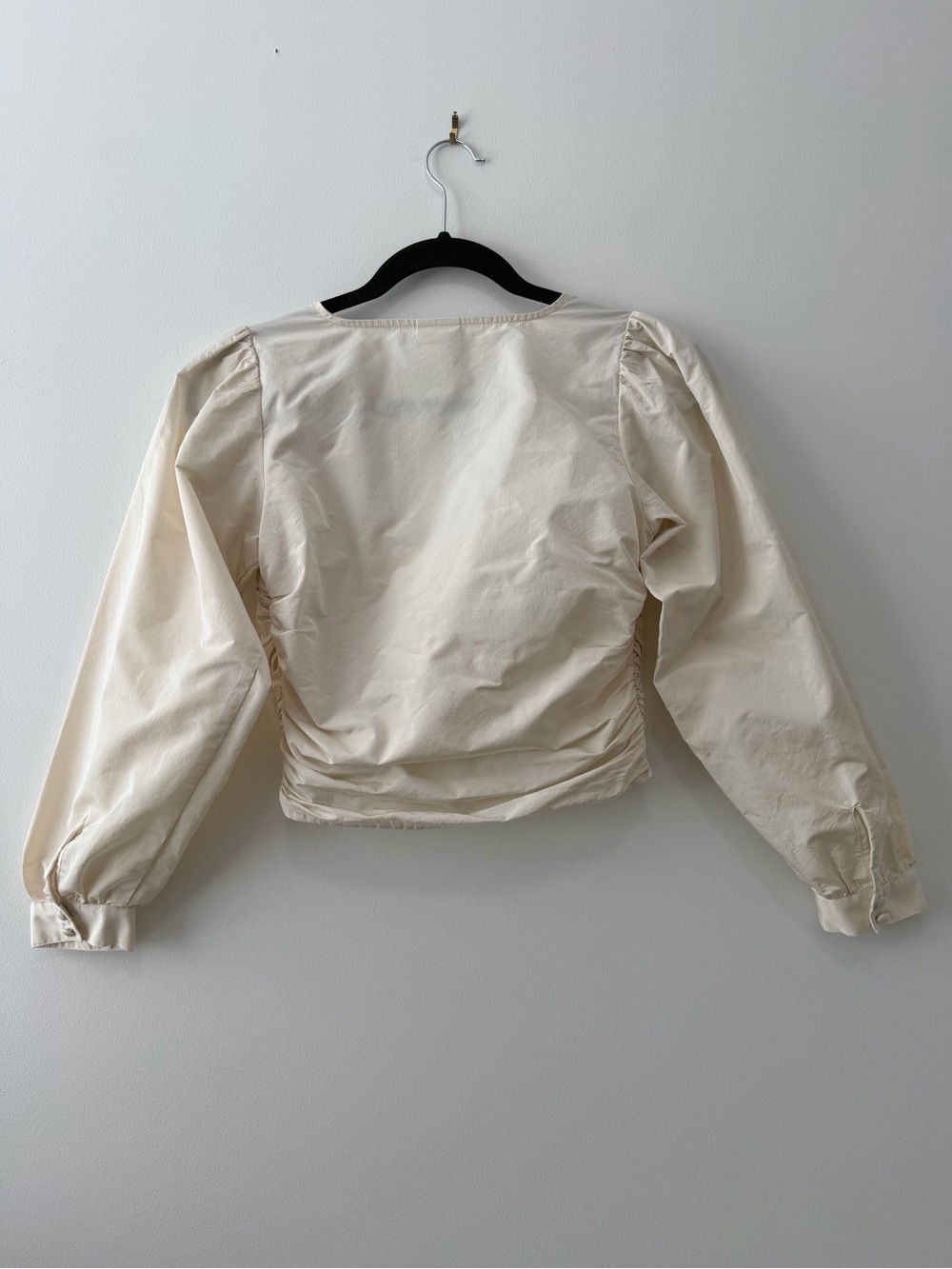 Aritzia Sunday Best Petal Ruched Puff-Sleeve Blouse Cream Taffeta Sz 2 - Picture 4 of 14